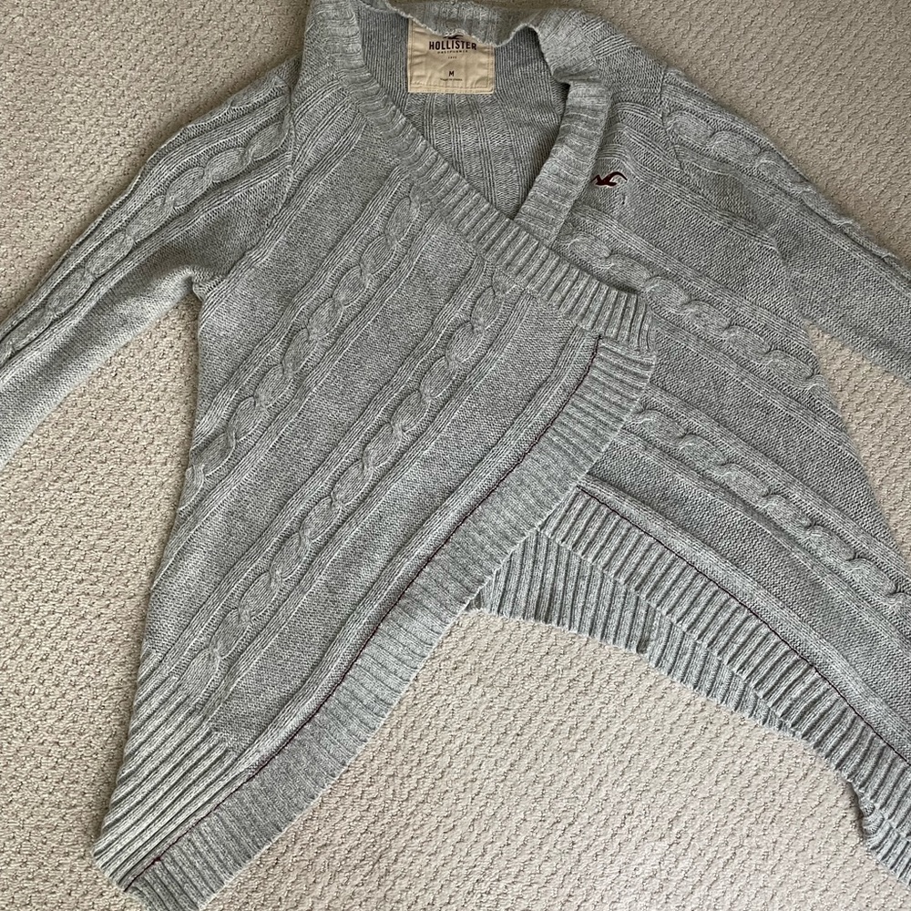 Holister Medium Gray Sweater